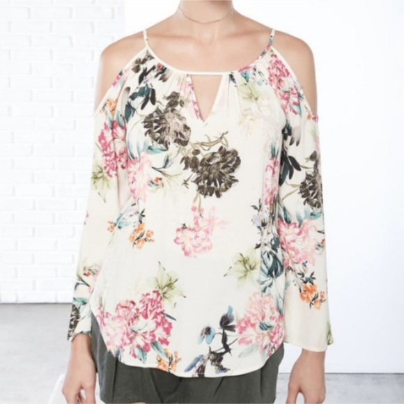 Fifteen Twenty Cold Shoulder Floral Top Print, Size Medium, Style no: 1F11506 - Picture 1 of 11